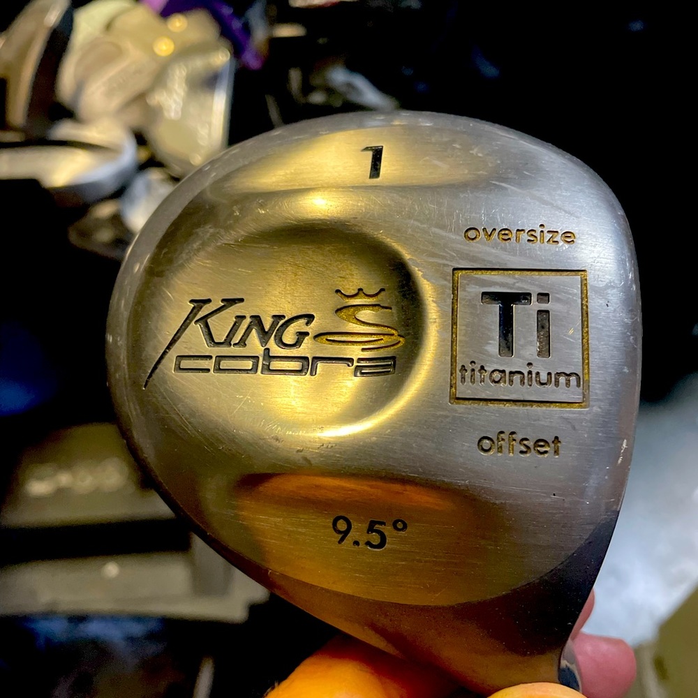 king cobra titanium golf driver 9.5 deg in right handed , graphite shaft